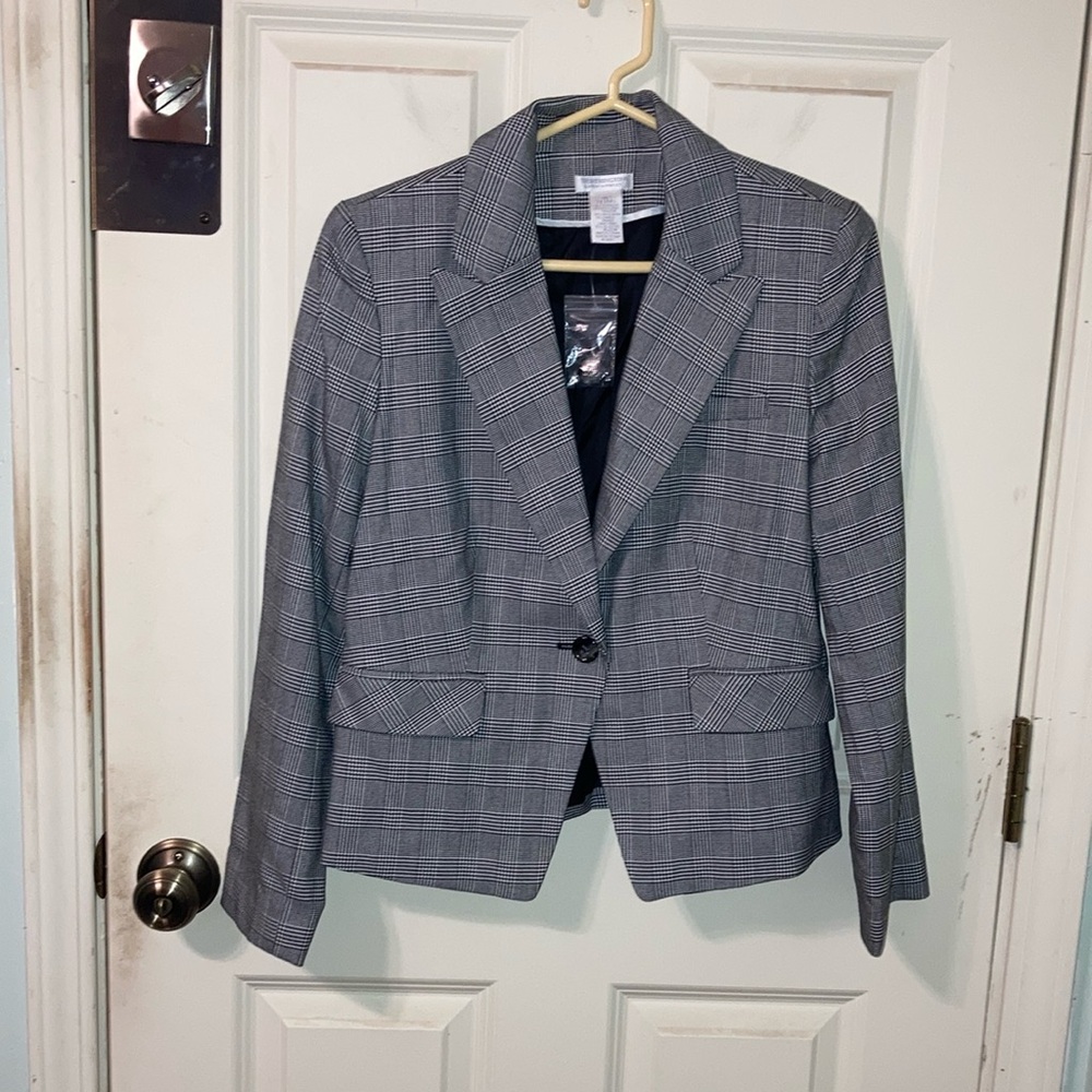New NWOT Worthington Petite Stretch 10P Black White Plaid Blazer Jacket.